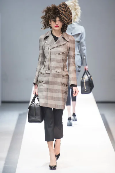 Look 12